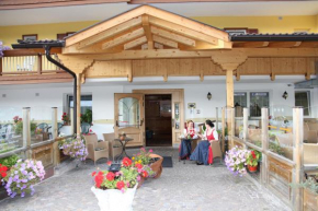 Отель Hotel Zanon  Ziano di Fiemme